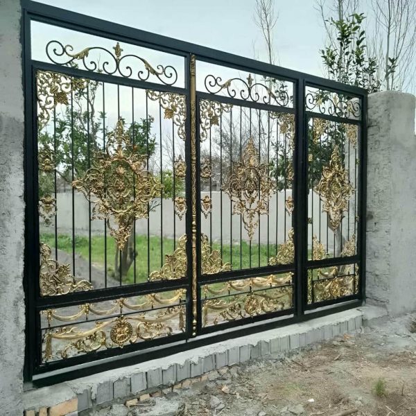 درب حیاط ورودی ویلایی در شیراز