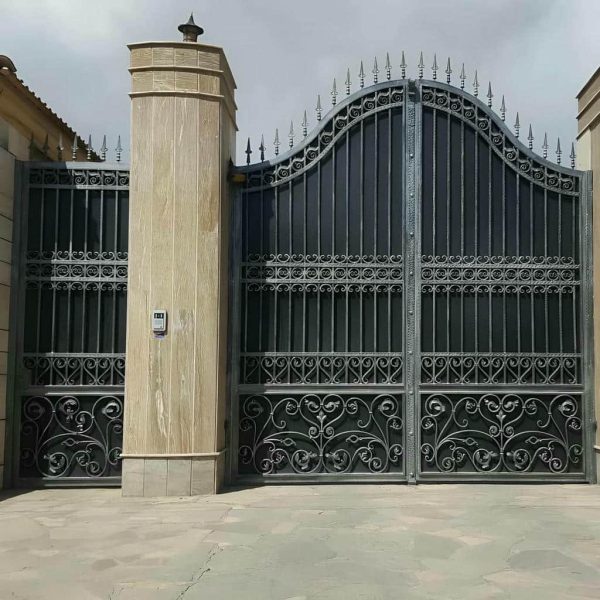 درب فلزی انگلیسی کلاسیک در شیراز