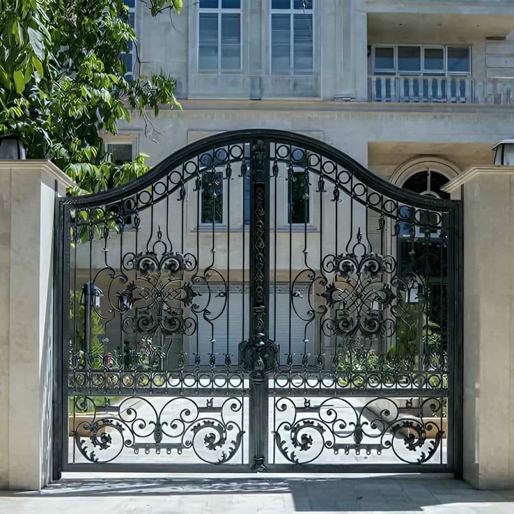 درب فلزی لاله در شیراز