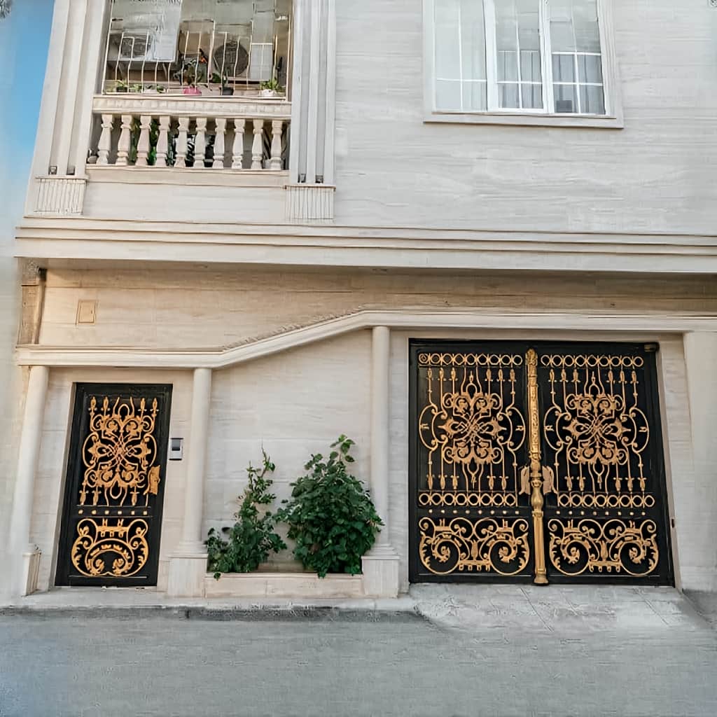 خرید درب فلزی لاله فرفورژه در شیراز