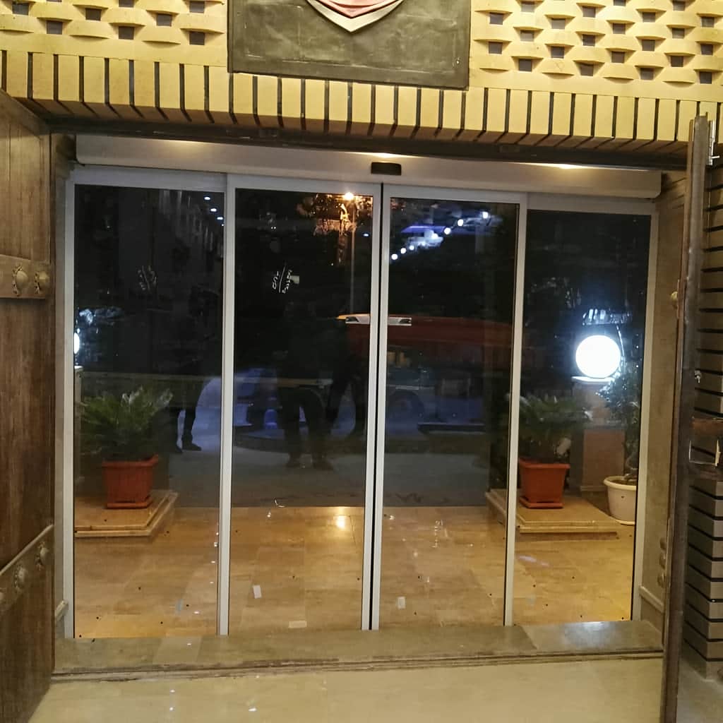 سنسور چشمی درب اتوماتیک شیشه ای شیراز مناسب ورودی فروشگاه