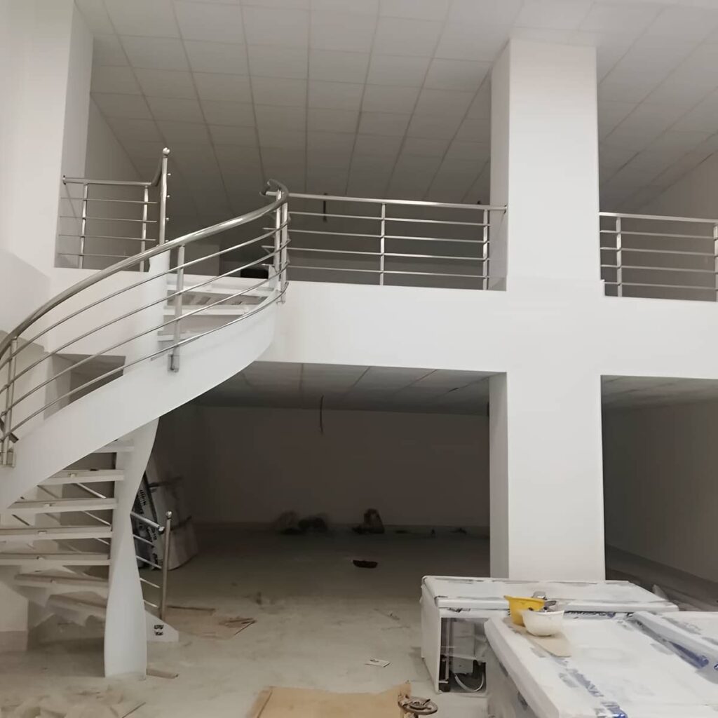 نرده استیل تراس شیراز با سطح ضدزنگ براق