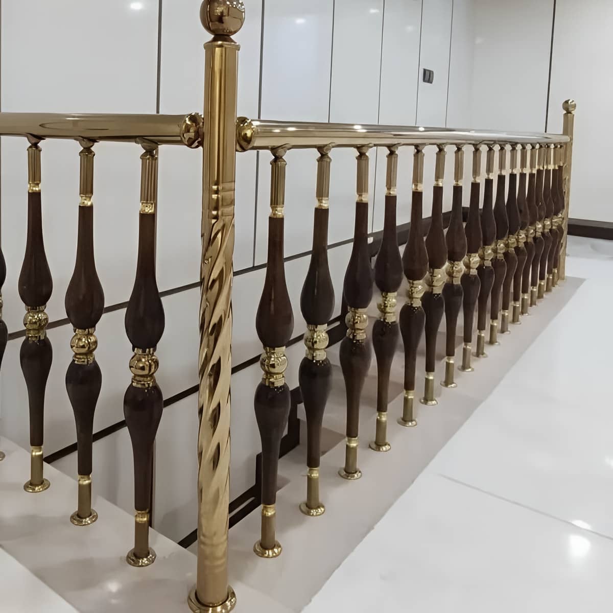 نرده استیل راه پله دوبلکس شیراز با لوله استیل ضخیم