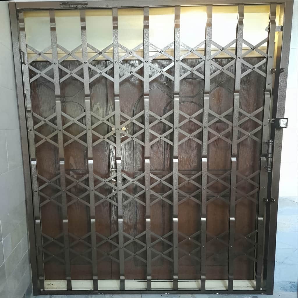خرید درب آکاردئونی چهار گل لوزی با شبکه متراکم در شیراز خرید درب آکاردئونی چهار گل لوزی با شبکه متراکم در شیراز