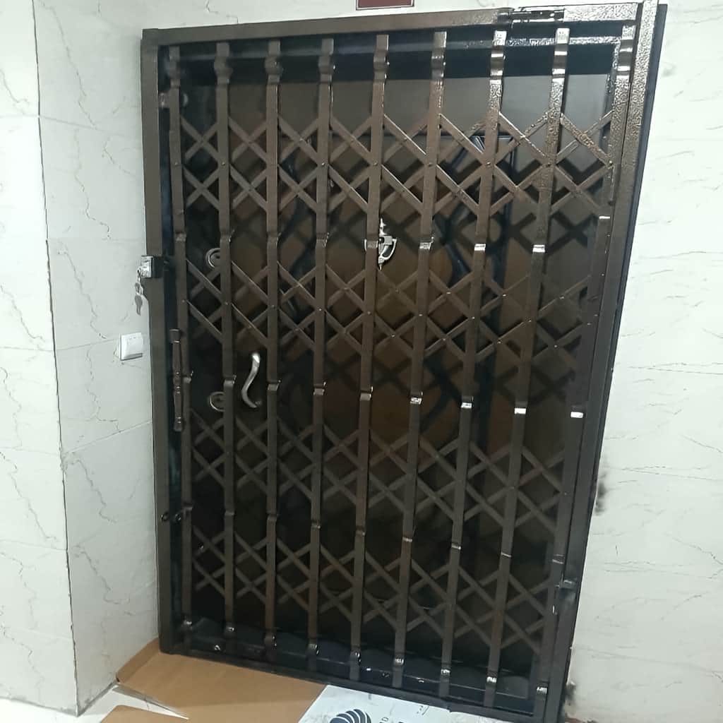7 طرح درب آکاردئونی چهار گل لوزی در شیراز