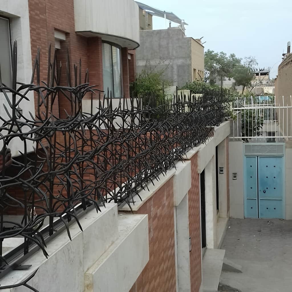 حفاظ دیوار پرتراکم با خم‌های متقارن در شیراز