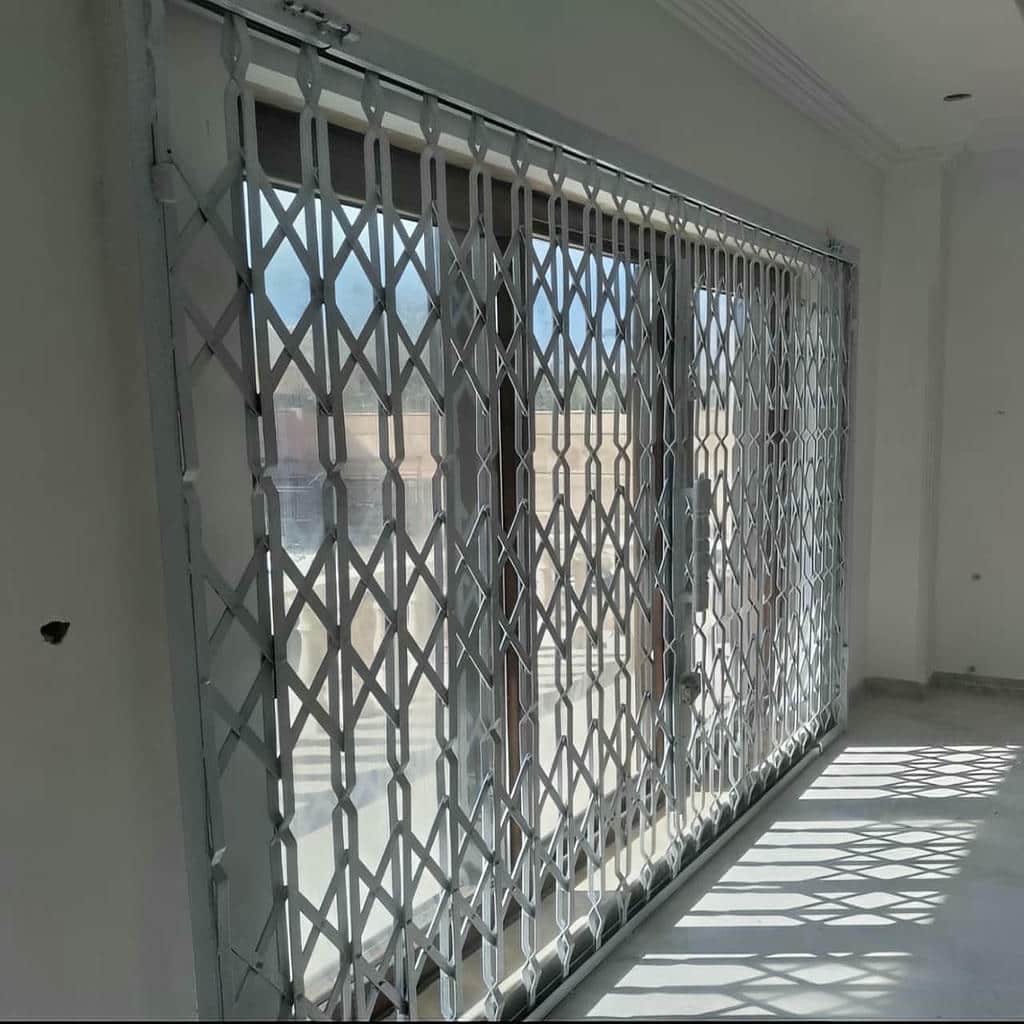 نصب درب ریلی آکاردئونی کم جا با ریل روان در شیراز نصب درب ریلی آکاردئونی کم جا با ریل روان در شیراز