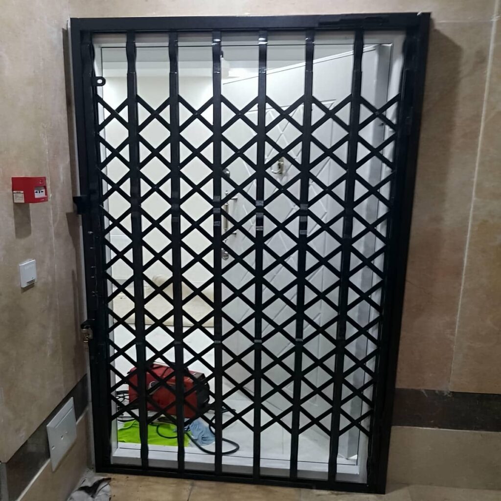 خرید حفاظ آکاردئونی ریلی کم جا با بررسی فضای ورودی در شیراز