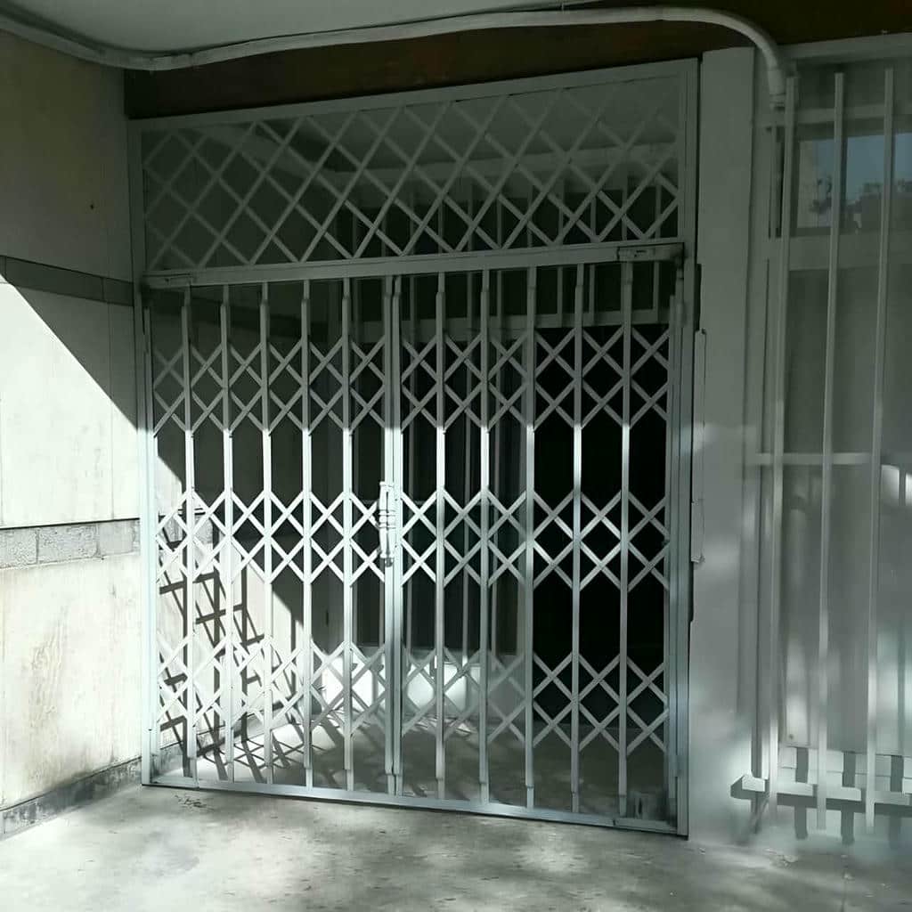 قیمت حفاظ آکاردئونی کم جا راهرو با شبکه متراکم در شیراز قیمت حفاظ آکاردئونی کم جا راهرو با شبکه متراکم در شیراز