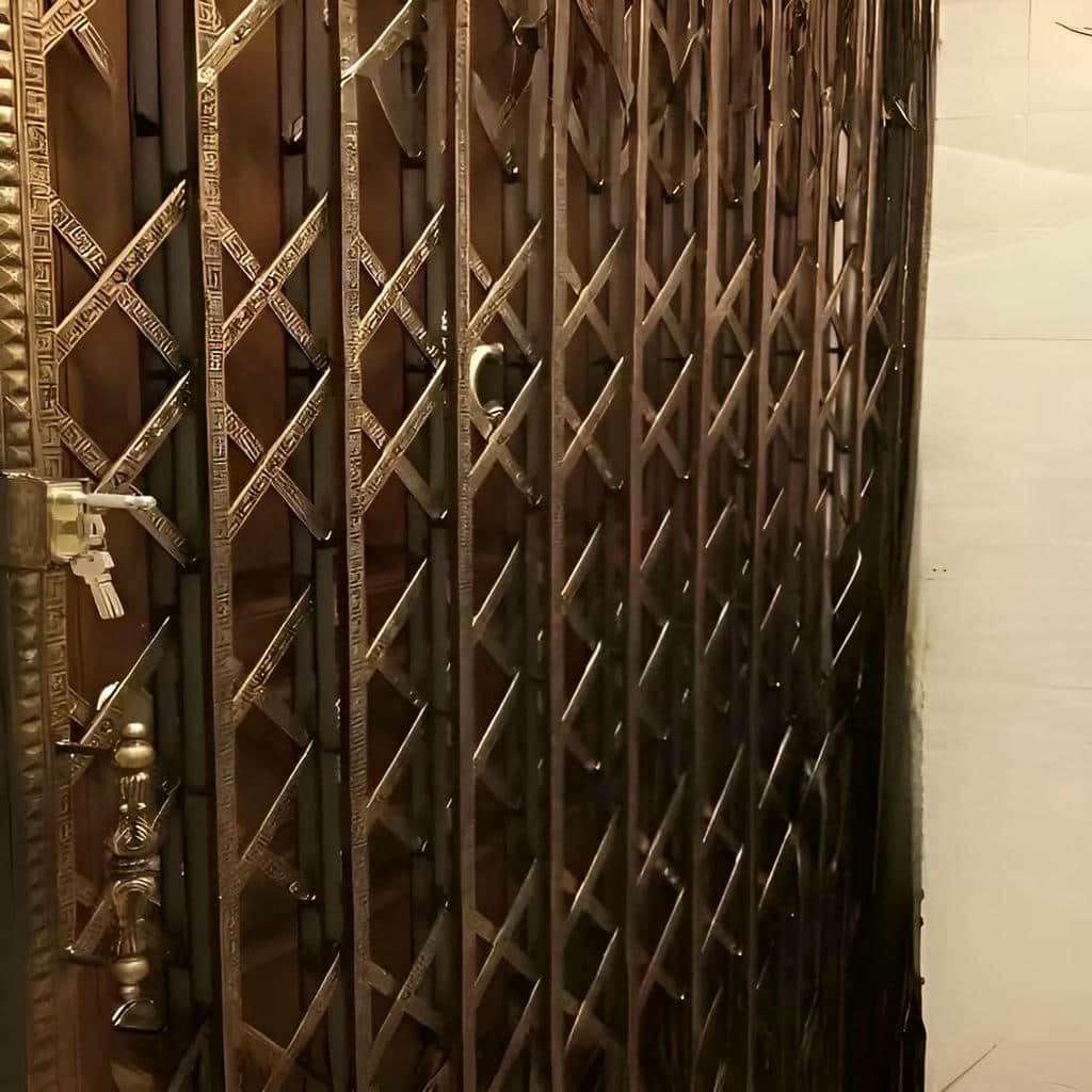تولید درب آکاردئونی سلطنتی گل دار با شبکه تزئینی در شیراز