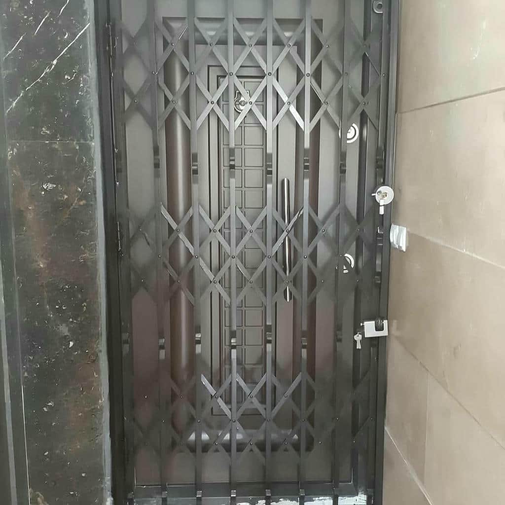 سفارش حفاظ آکاردئونی دو جداره ورودی متناسب با ابعاد در شیراز