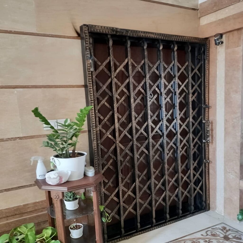 خرید حفاظ آکاردئونی سلطنتی گل دار با انتخاب طرح در شیراز