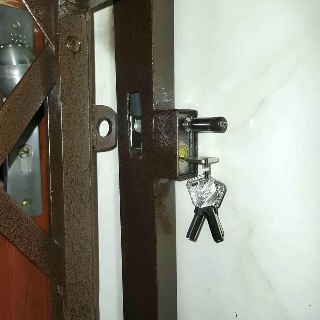 تولید درب ریلی آکاردئونی کم جا با چرخ متناسب در شیراز تولید درب ریلی آکاردئونی کم جا با چرخ متناسب در شیراز