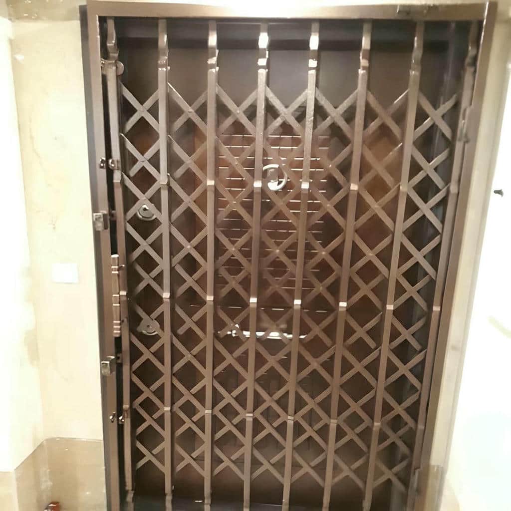 خدمات نصب درب ریلی آکاردئونی کم جا برای واحد مسکونی در شیراز خدمات نصب درب ریلی آکاردئونی کم جا برای واحد مسکونی در شیراز