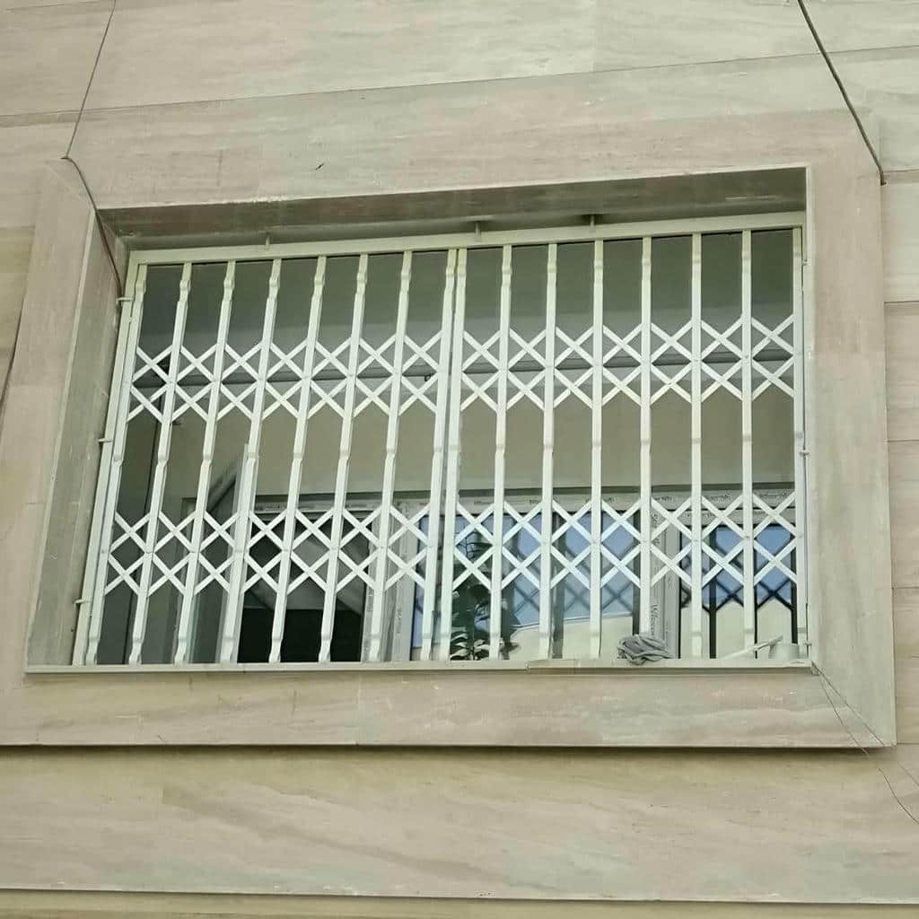 فروش حفاظ آکاردئونی کم جا راهرو برای فضای باریک در شیراز فروش حفاظ آکاردئونی کم جا راهرو برای فضای باریک در شیراز