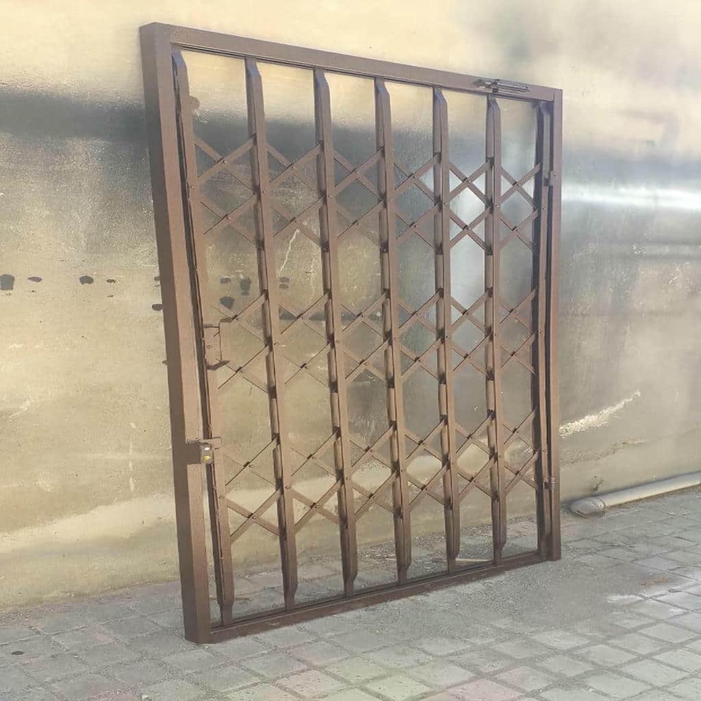 سفارش حفاظ پشت درب آپارتمان ریلی متناسب با ابعاد ورودی در شیراز