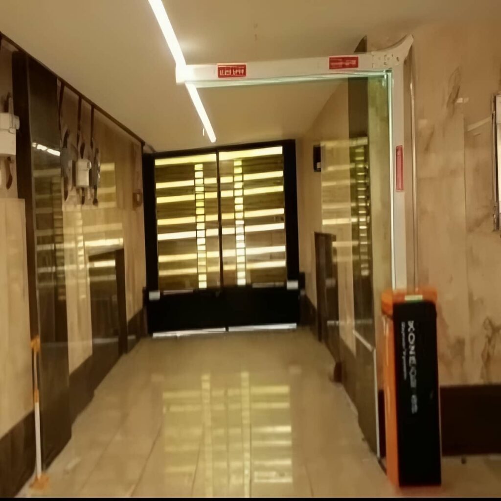 راهبند ورودی شهرک مسکونی با تگ RFID در شیراز
