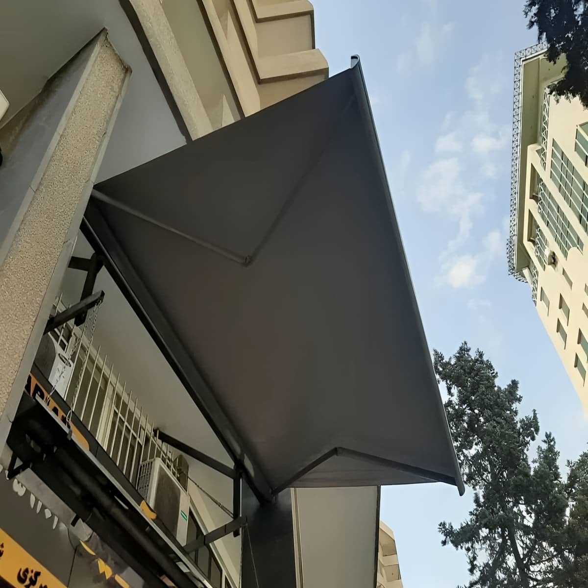 سایبان برقی برای پارکینگ در شیراز