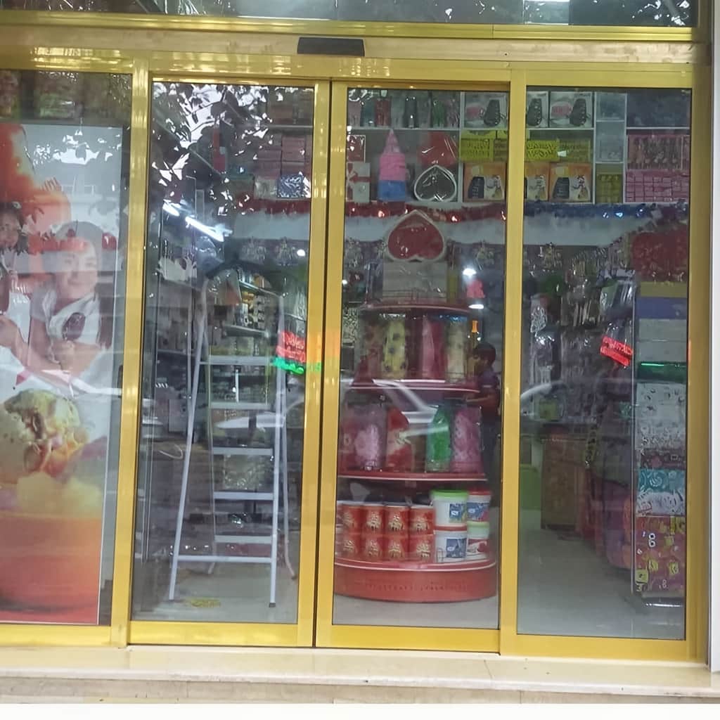 نصب درب اتوماتیک شیشه ای بانک کنترل ورود تلسکوپی در شیراز