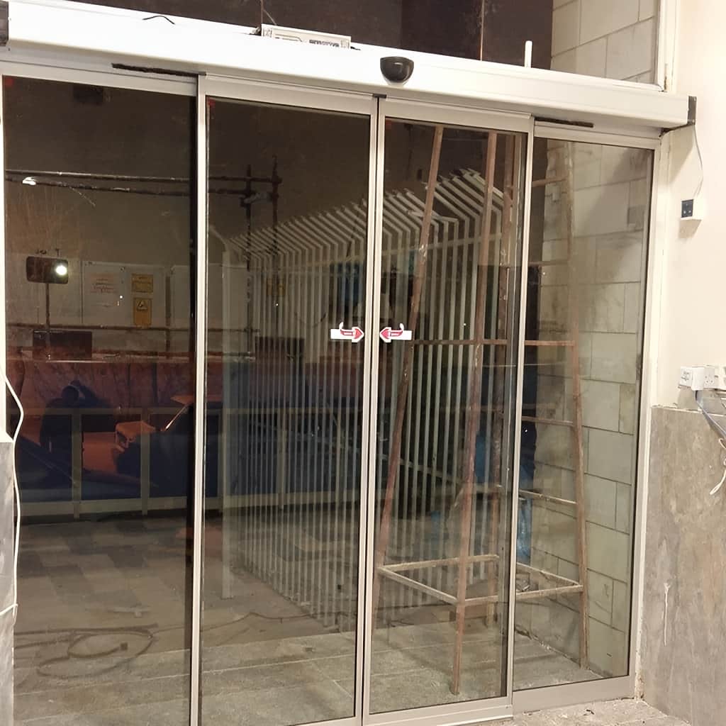 سفارش درب شیشه ای سکوریت اتوماتیک ورودی تک لنگه در شیراز