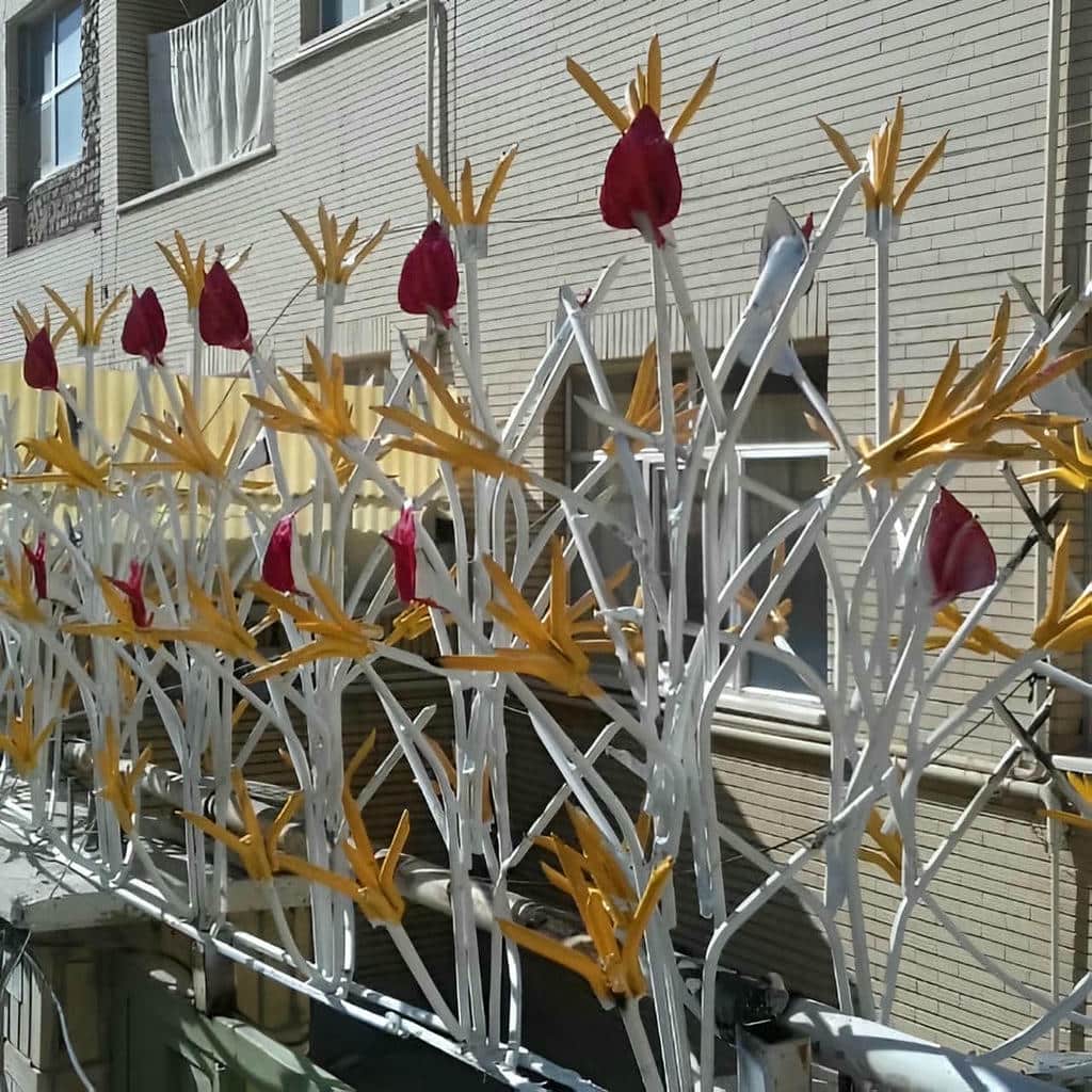 سفارش حفاظ لیلیوم برای دیوار ویلایی با فرم گل منظم در شیراز