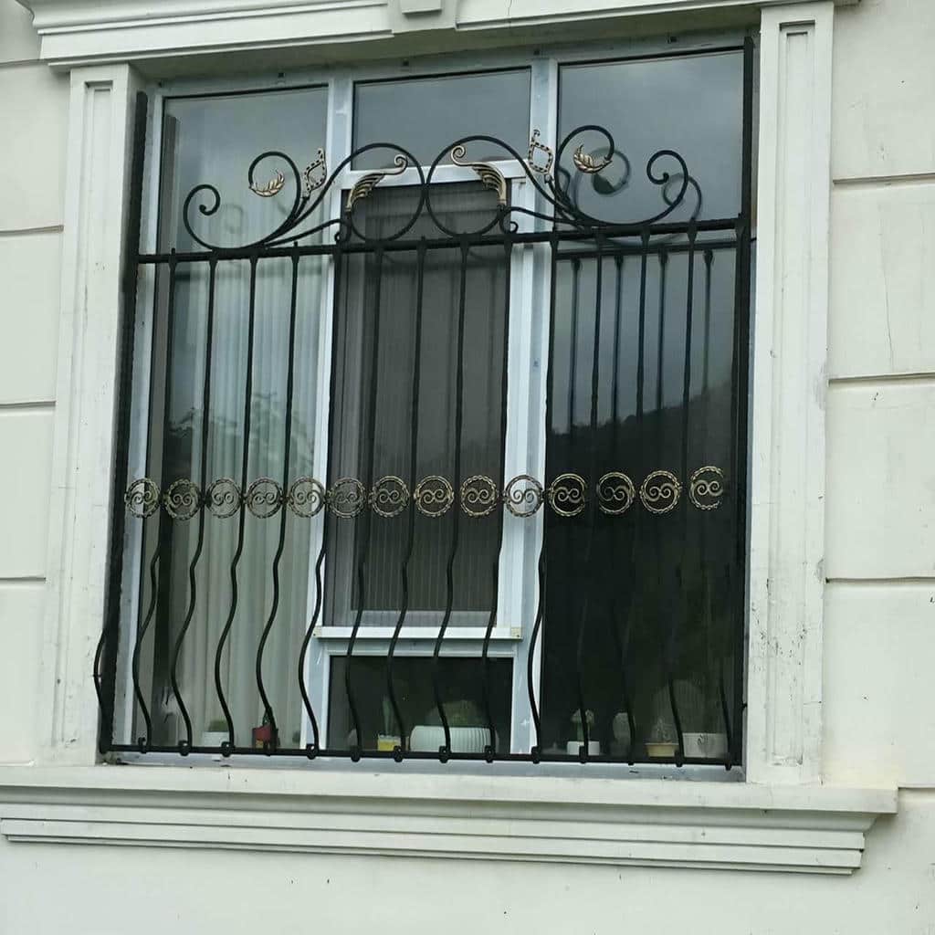 خدمات نصب حفاظ پنجره آپارتمان طبقات پایین برای واحد مسکونی در شیراز