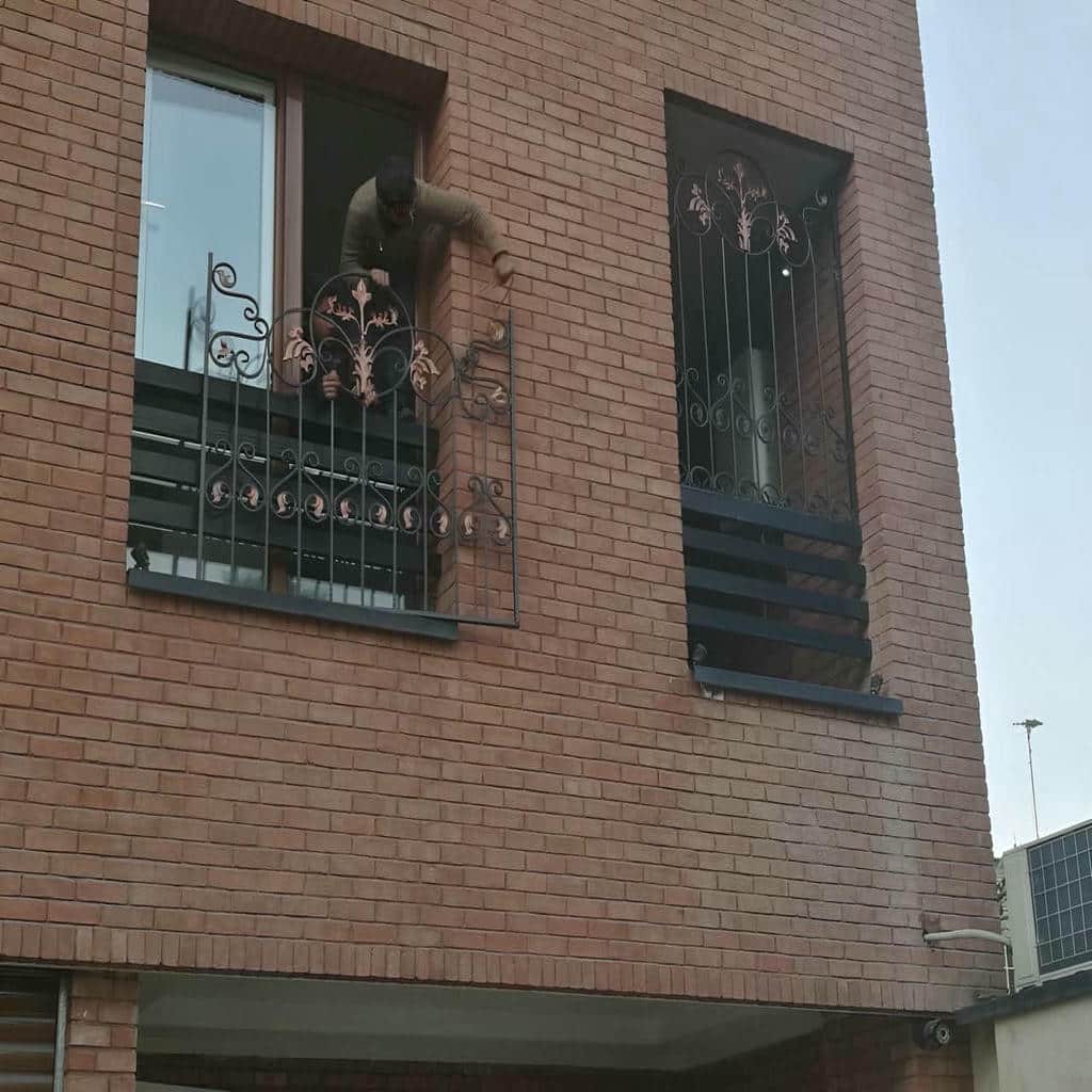 ساخت نرده پنجره فلزی شاسی دار هندسی در شیراز