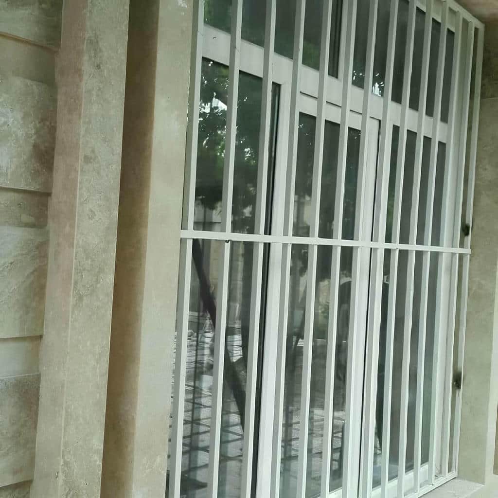 سفارش حفاظ پنجره ویلایی نمای باغ با تراکم کم در شیراز