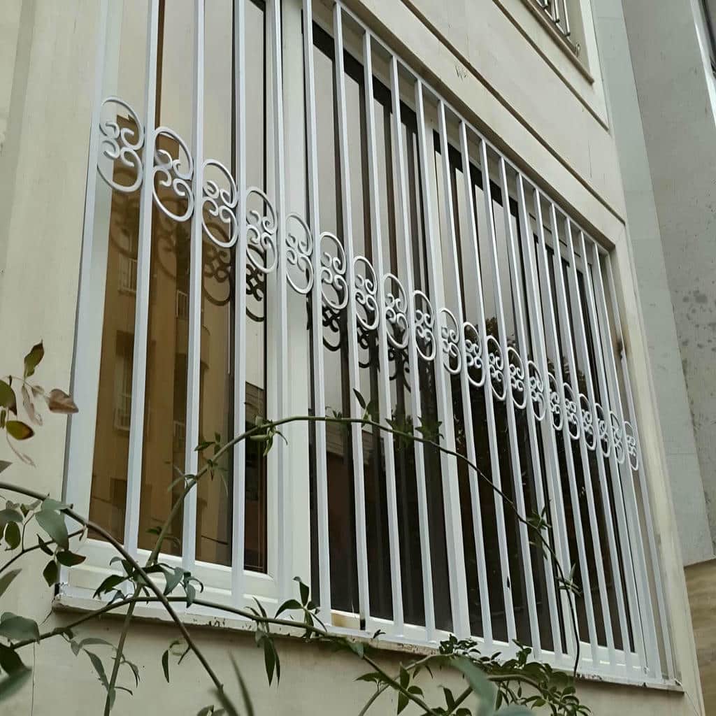 سفارش حفاظ پنجره رنگی کوره ای مشکی مات در شیراز