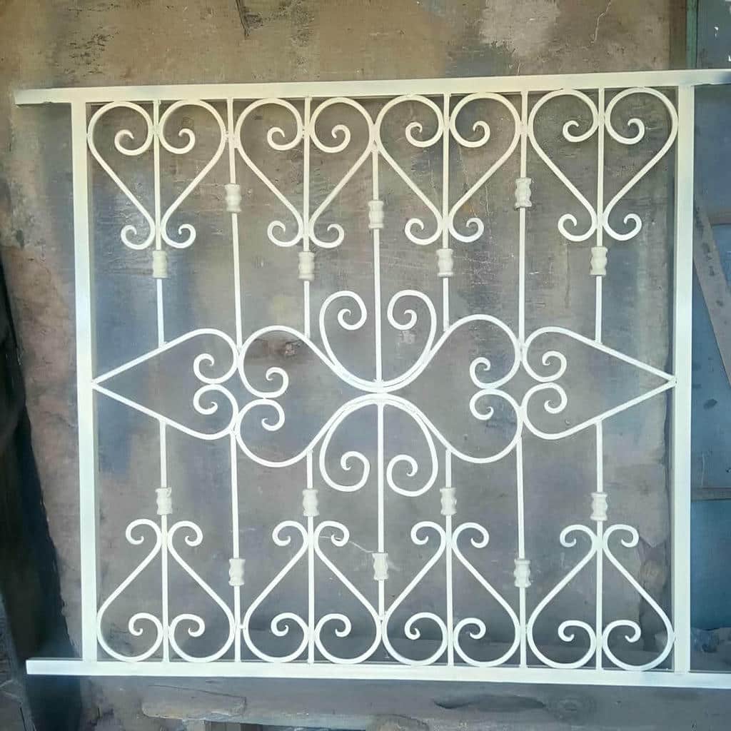خدمات نصب نرده پنجره فلزی شاسی دار روکار در شیراز