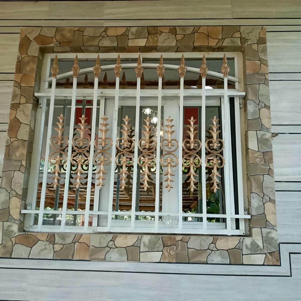 خدمات نصب حفاظ پنجره ویلایی نمای باغ برای ویلا در شیراز