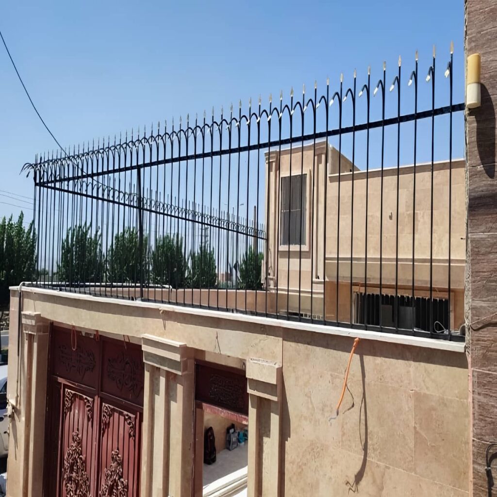 قیمت حفاظ دیوار کلاسیک سرنیزه بر اساس مشخصات سفارش در شیراز
