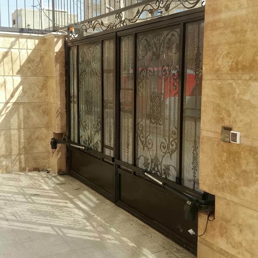 نصب جک بازویی درب پارکینگ با بازوی مناسب در شیراز