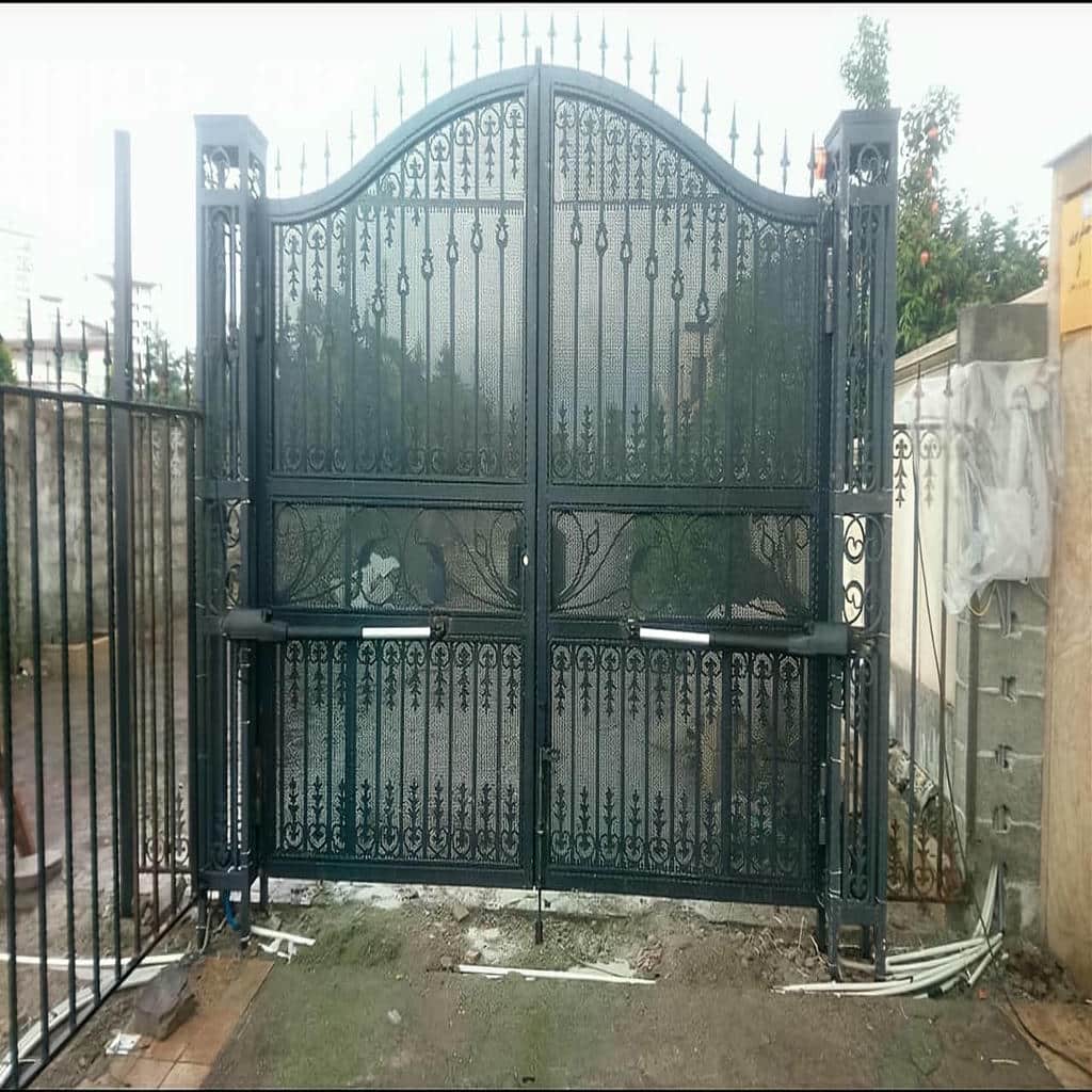 سفارش جک درب پارکینگ ایرانی بازویی برای ساختمان در شیراز