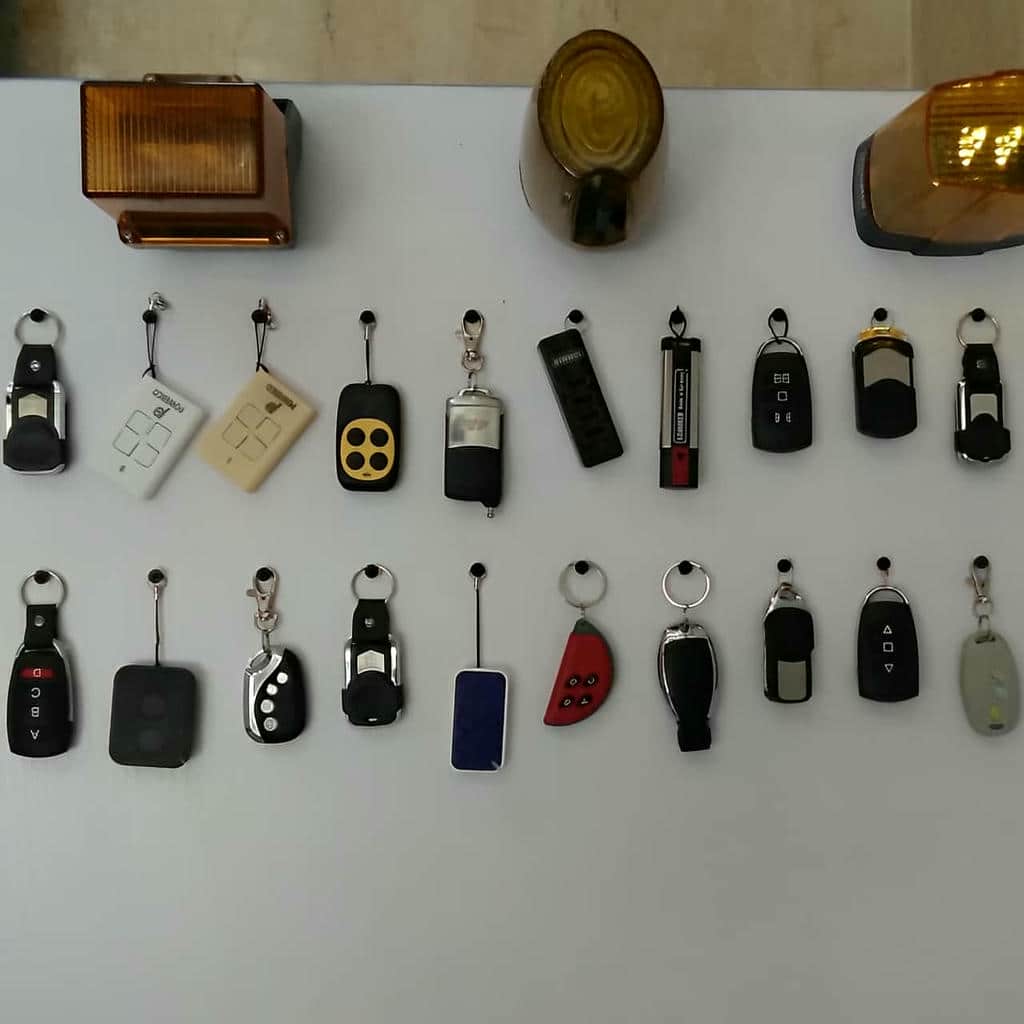 خدمات جک درب پارکینگ بی صدا برای ساختمان کم واحد در شیراز خدمات جک درب پارکینگ بی صدا برای ساختمان کم واحد در شیراز
