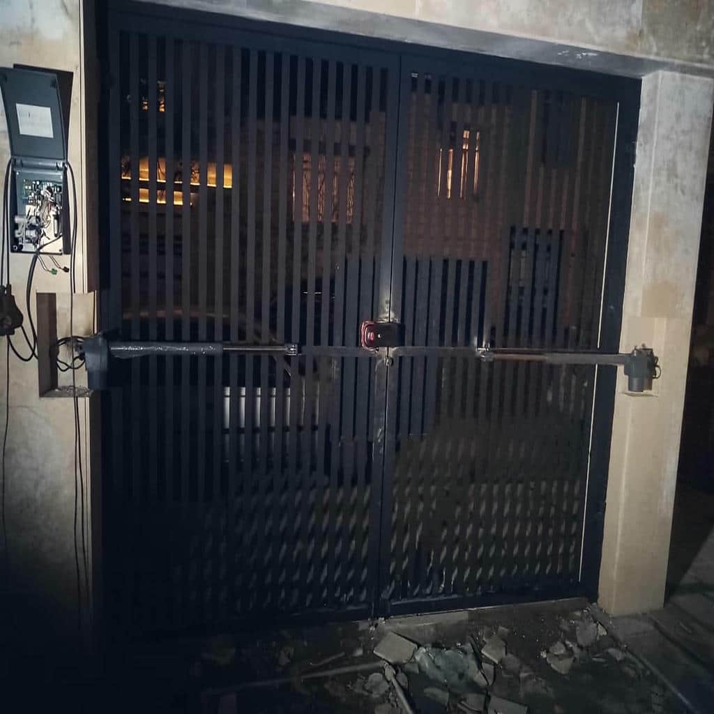فروش ریموت درب پارکینگ کد لرنینگ با بدنه مقاوم در شیراز