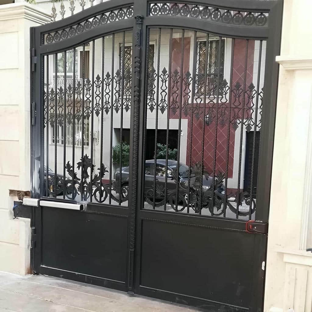 خدمات جک بازویی درب پارکینگ برای مجتمع مسکونی در شیراز