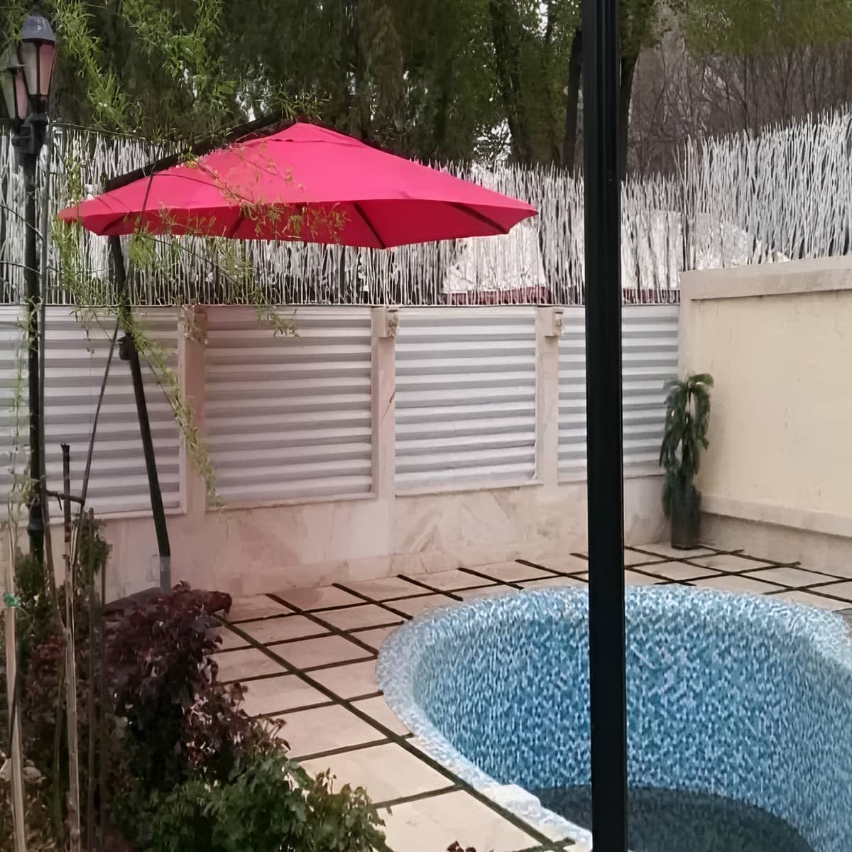 سایبان برقی برای پارکینگ در شیراز