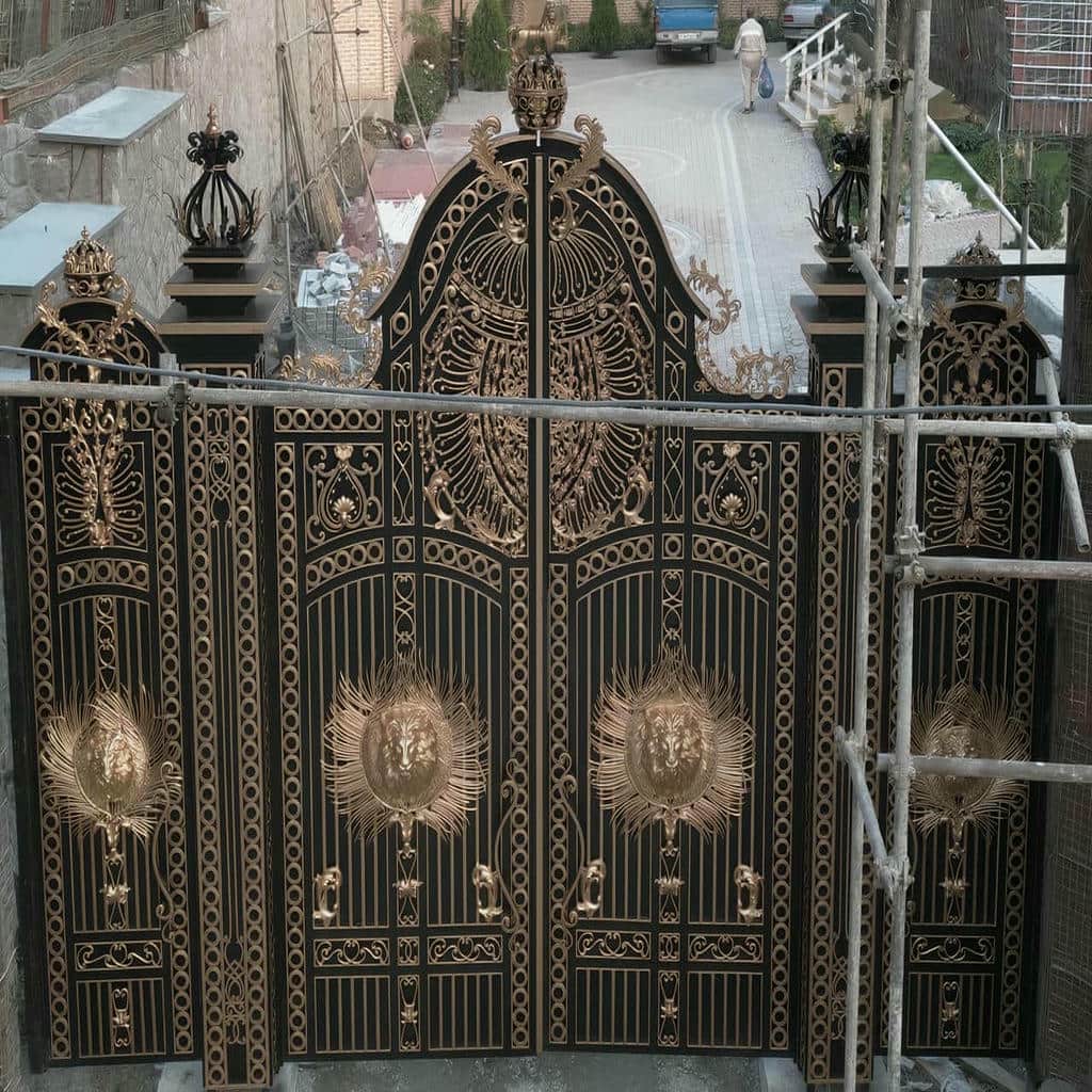خرید درب ویلایی قاب دار محوطه در شیراز