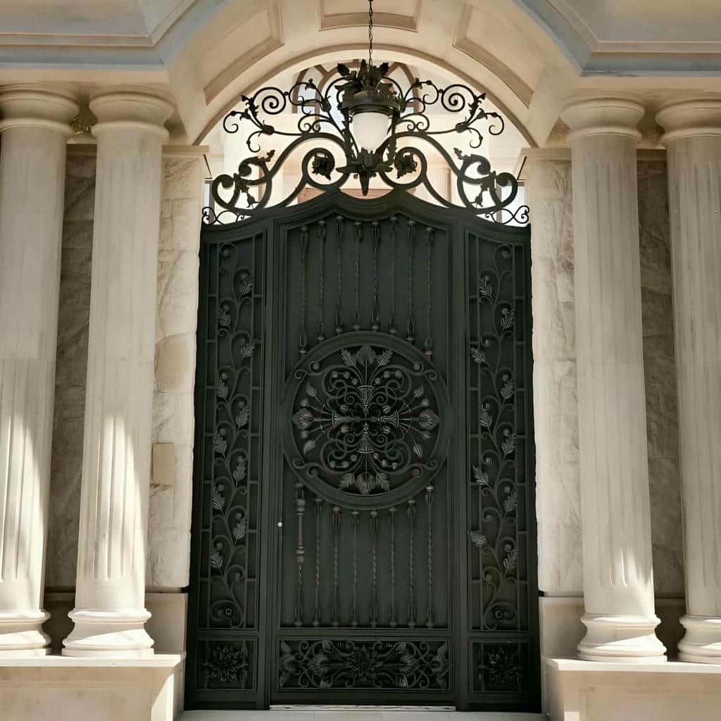 Wrought Iron Entrance Gate for Villa 115 خدمات درب آهنی ساختمان نفررو برای ورودی اصلی در شیراز
