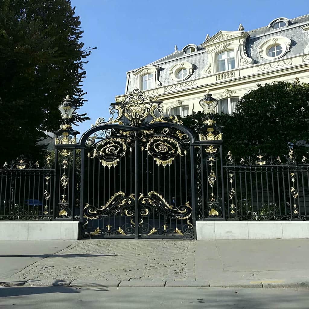 سفارش درب پارکینگ مینیمال خطی متناسب با ابعاد دهانه در شیراز سفارش درب پارکینگ مینیمال خطی متناسب با ابعاد دهانه در شیراز