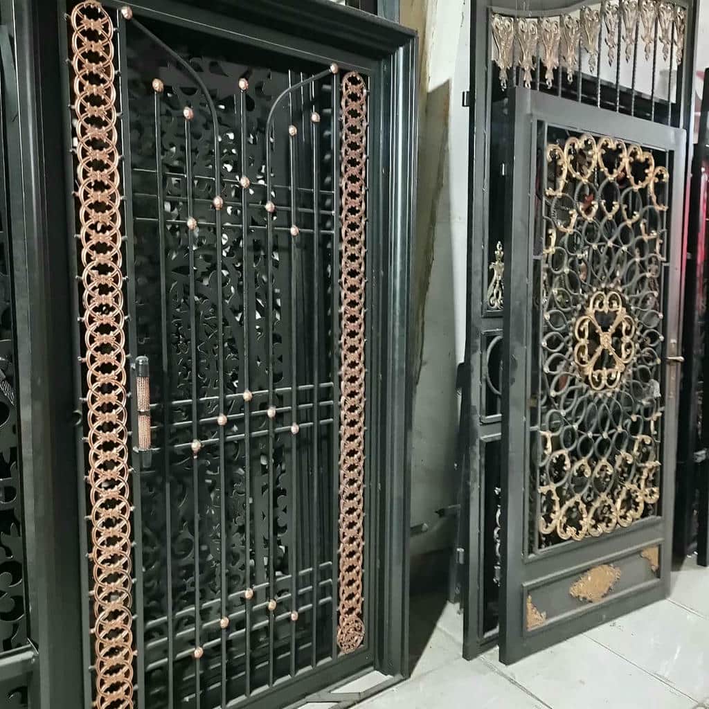 فروش درب آهنی ساده قاب دار متقارن در شیراز فروش درب آهنی ساده قاب دار متقارن در شیراز