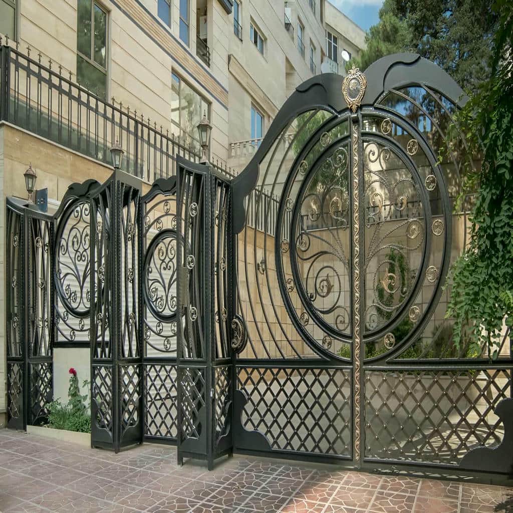 نصب درب ویلایی ترموود برای ورودی ویلا در شیراز