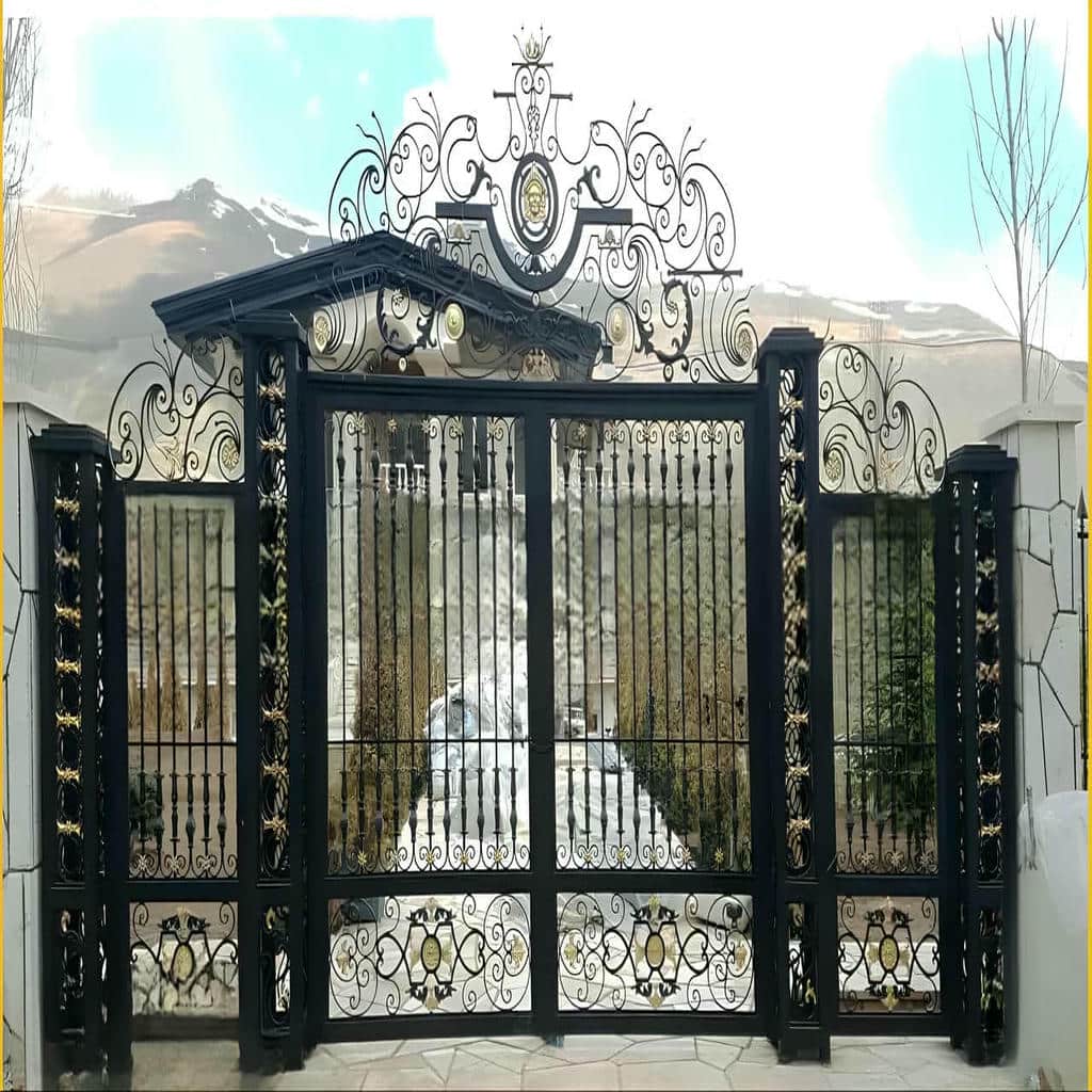 خدمات نصب درب حیاط پانل دار برای ورودی ساختمان در شیراز