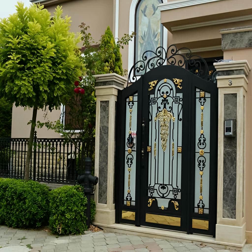 خدمات درب آهنی کلاسیک کتیبه دار برای ورودی ساختمان در شیراز