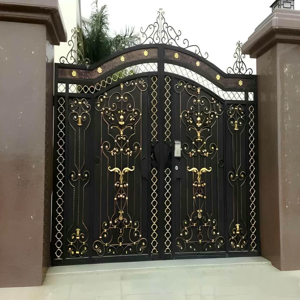 سفارش درب ساختمان ساده شاسی فلزی با ورق یکدست در شیراز
