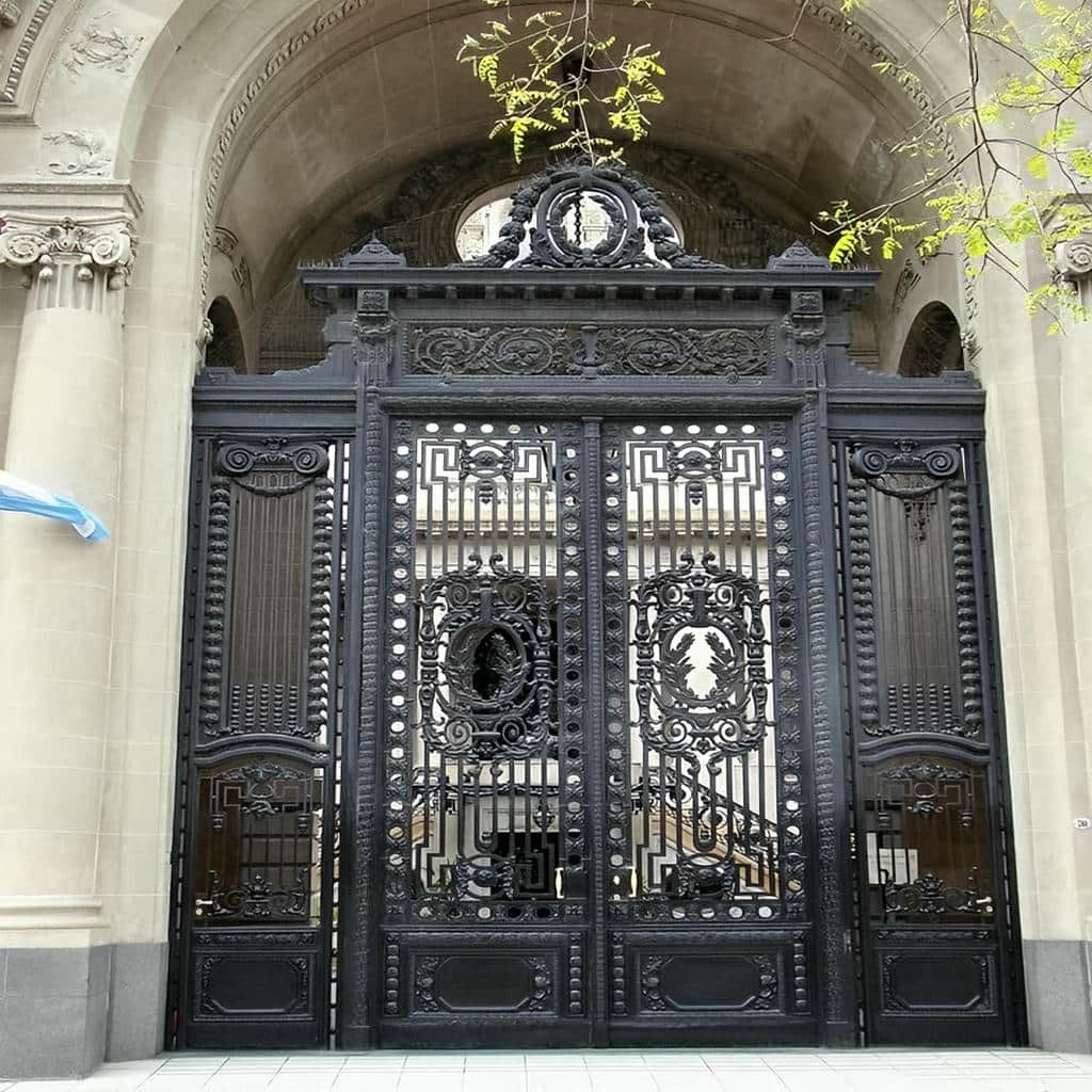 خرید درب حیاط برش لیزری هندسی با میزان پوشیدگی مناسب در شیراز