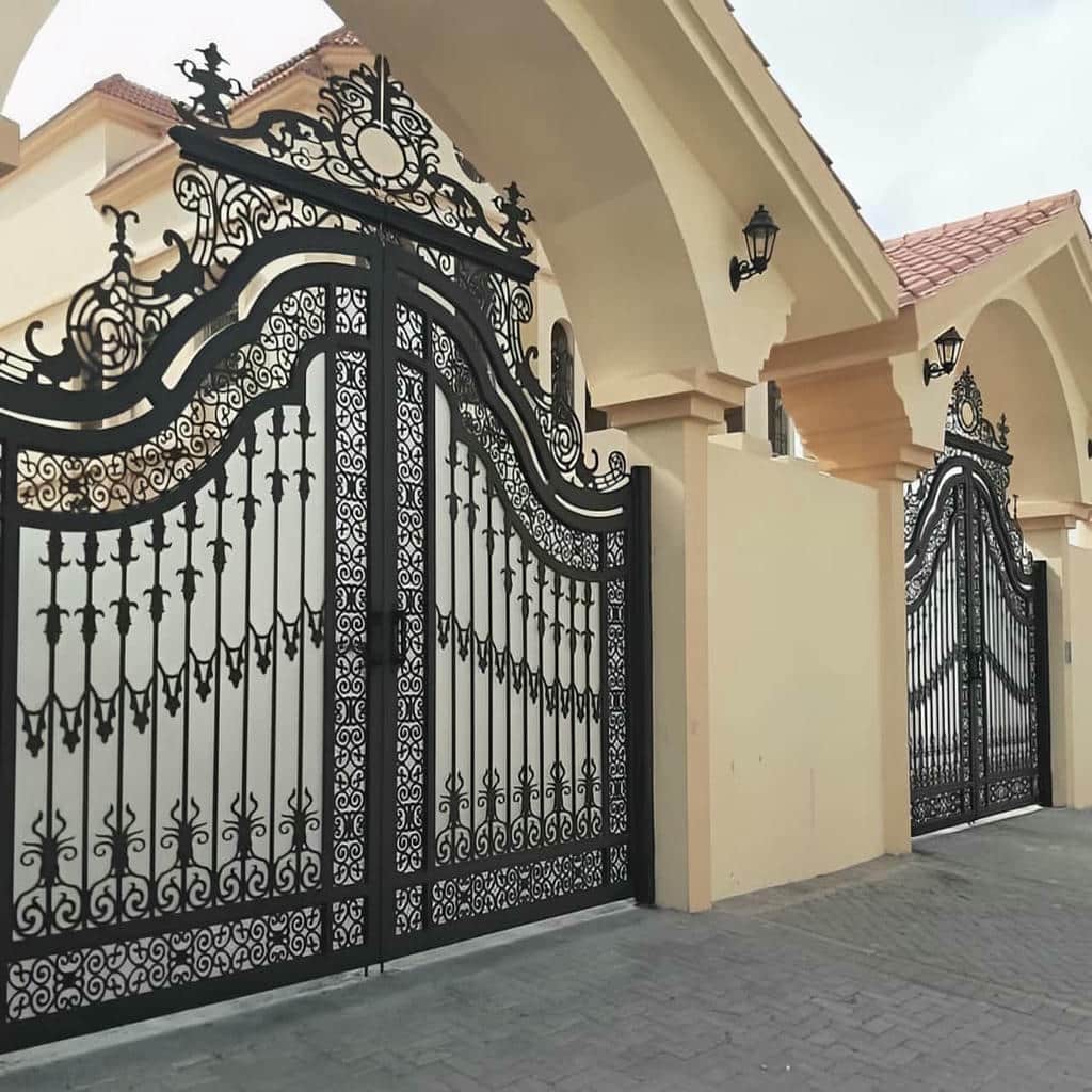 خدمات نصب درب پارکینگ ویلا ماشین رو برای ویلا در شیراز خدمات نصب درب پارکینگ ویلا ماشین رو برای ویلا در شیراز