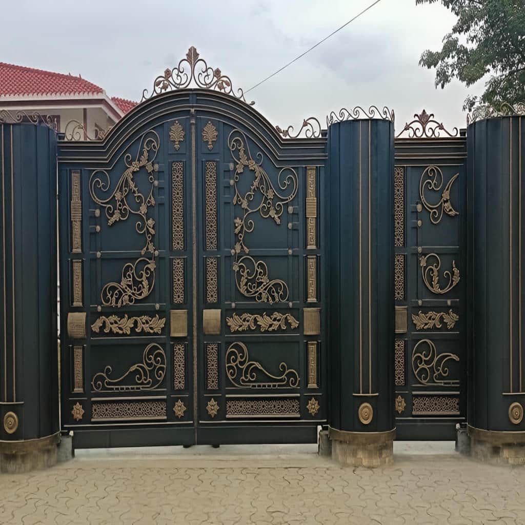 خرید درب پارکینگ آهنی ساده قاب دار متناسب با دهانه در شیراز
