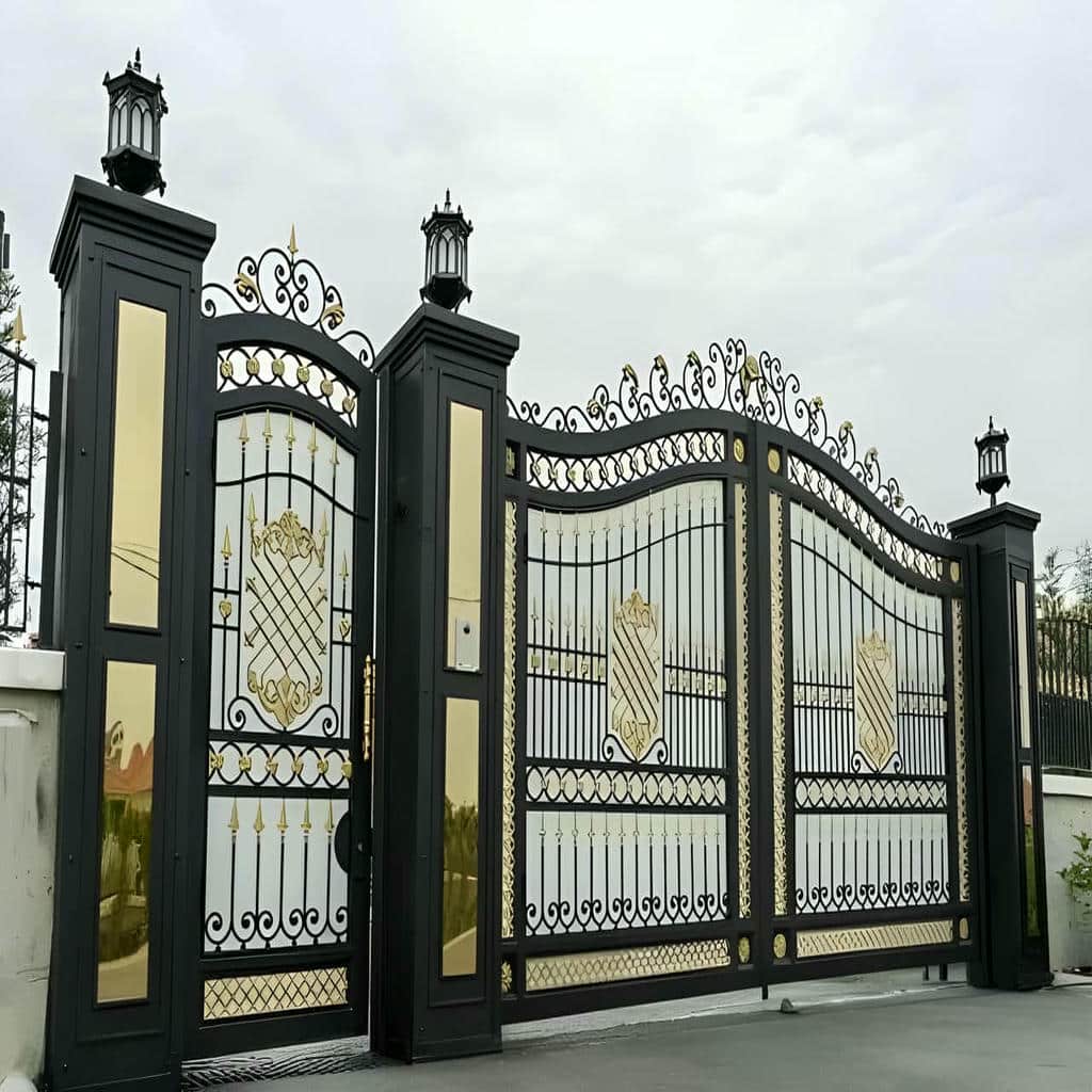 ساخت درب حیاط فلزی دو لنگه با پروفیل مناسب در شیراز